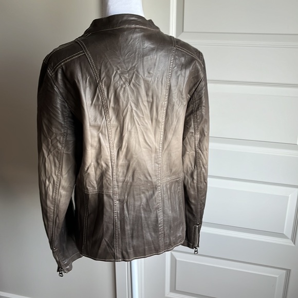 Brown Faux Leather Jacket. Size L. - Picture 5 of 8